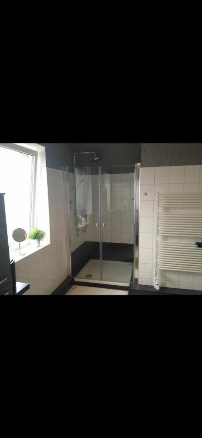 Apartment 160Qm 5 Schlafzimmer 1 Wohnzimmer Terrasse Und Balkon Wilhelmshaven Exterior photo